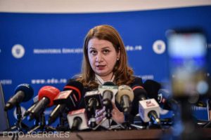 Ministra lui Iohannis se dezice de promisiunea care a încheiat greva din educație, ca profesorii debutanți să aibă 4.600 de lei salariul net de la 1 ianuarie – 60m.ro