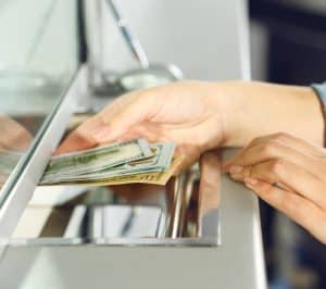 Suedia, ţară în care banii lichizi sunt rari, vrea cash. Decizia Guvernului, de teama unei crize