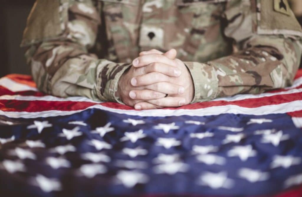 Un OZN de tip „meduză” a „bântuit” ani de zile o bază militară americană din Irak, susține un fost membru al serviciilor secrete ale marinei americane