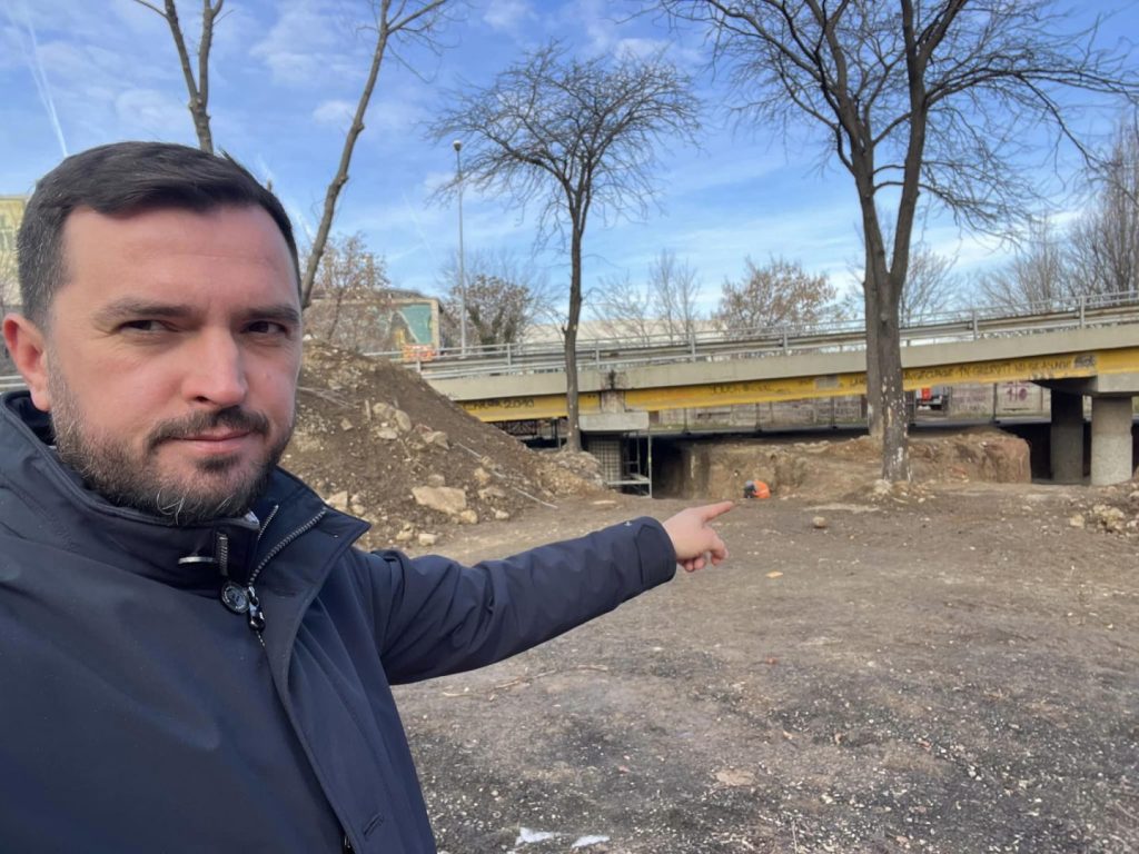 Candidatul AUR la Primăria Capitalei, Mihai Enache, a inaugurat „Muzeul Risipirii Banului Public”din Bucureşti – 60m.ro