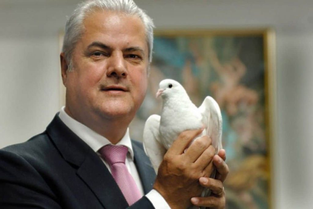 Anca Alexandrescu: „Băh Năstase, nu îţi e aşa puţină jenă? Marş, mă şi numără-ţi ouăle pe care nu le-ai avut niciodată!” – 60m.ro