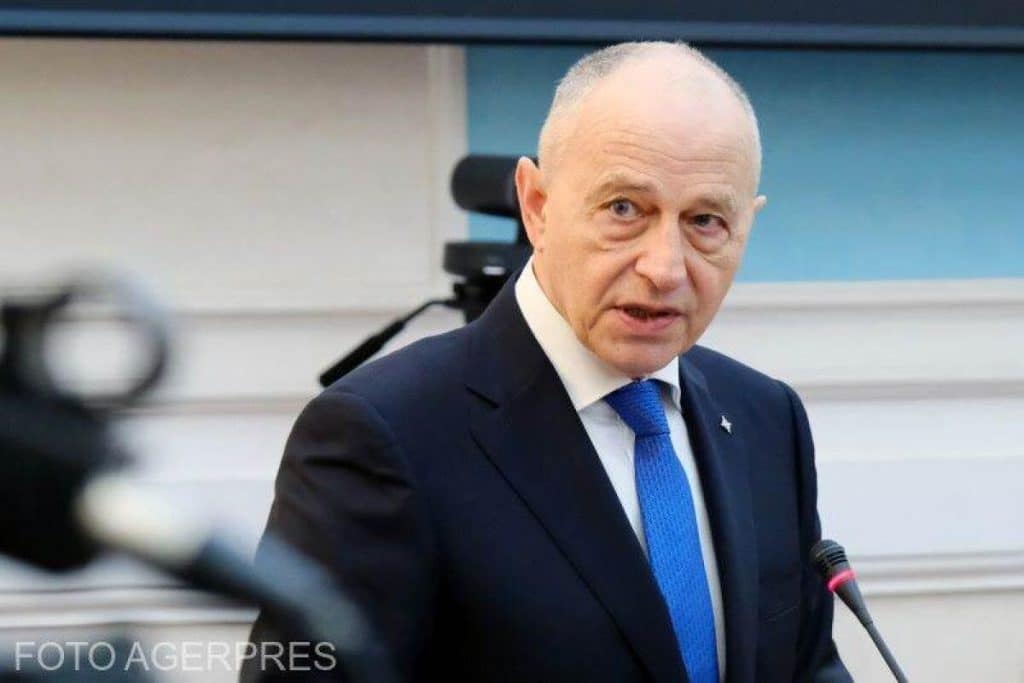 Discurs de prezidențiale din partea lui Geoană: Sper ca românii să se gândească mai puţin la carnetul de partid şi să se uite la calitatea oamenilor