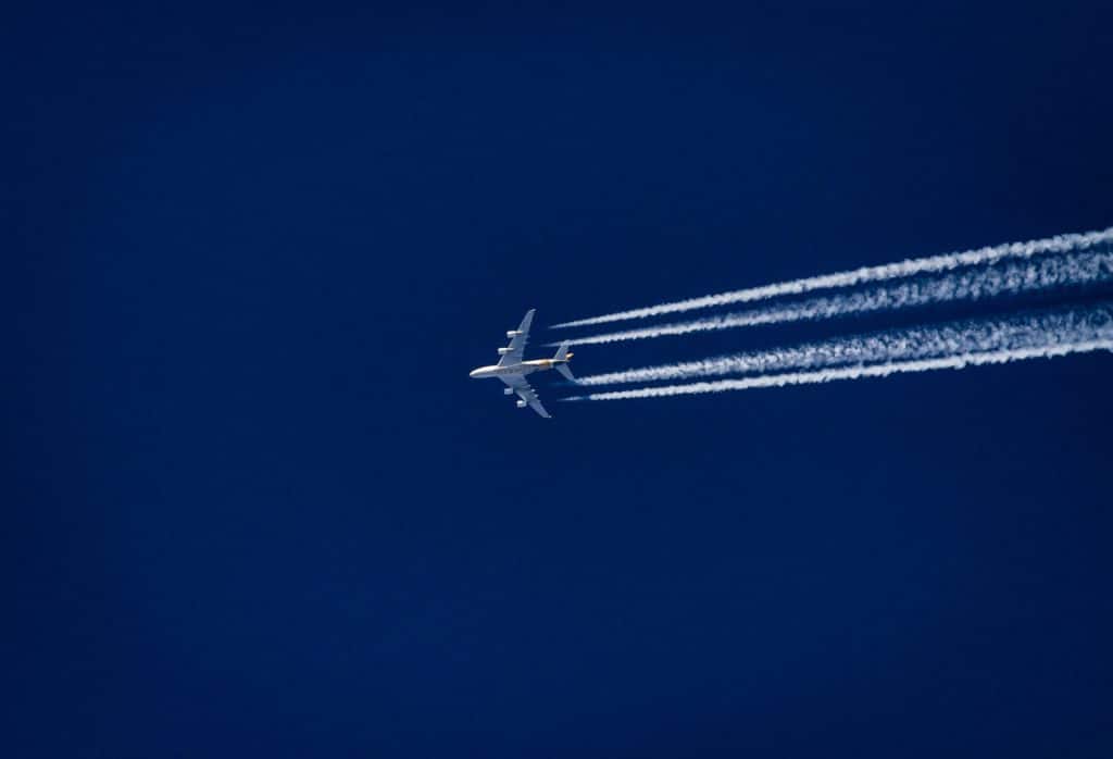 Patru persoane au supraviețuit prăbușirii unui avion în Afganistan. Două au decedat – Reuters