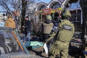 Cel puțin 27 de persoane au fost ucise într-un bombardament în orașul Donețk, controlat de Rusia