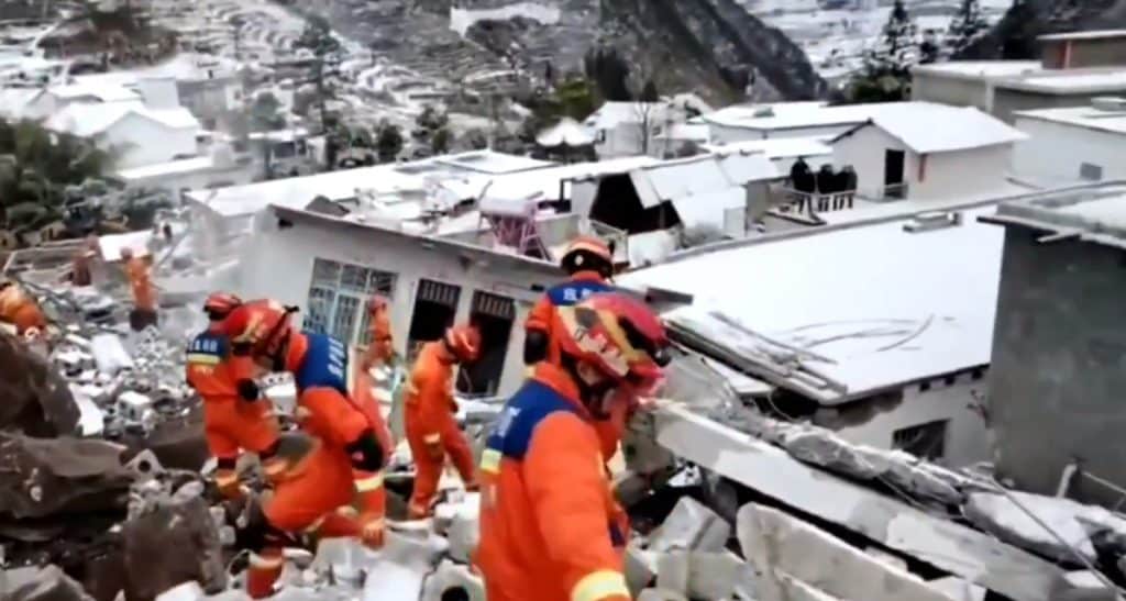 Tragedie în urma unei alunecări de teren din China. Zeci de persoane au fost date dispărute – VIDEO
