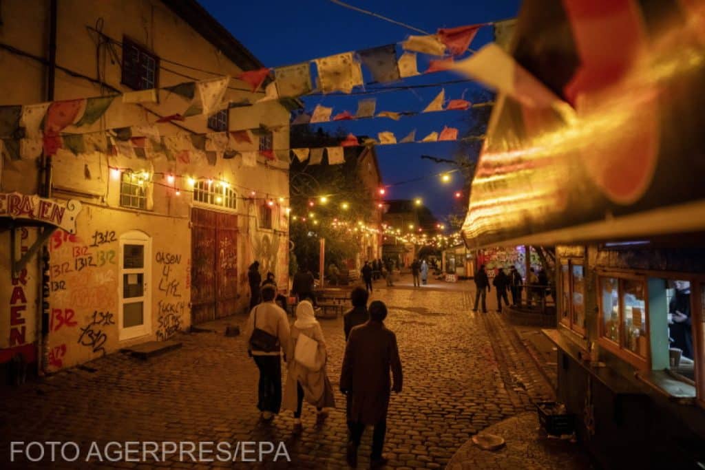 Danemarca închide „Pusher Street” din cartierul Christiania, un fost paradis hippie. Strada a devenit celebră pentru traficul de canabis