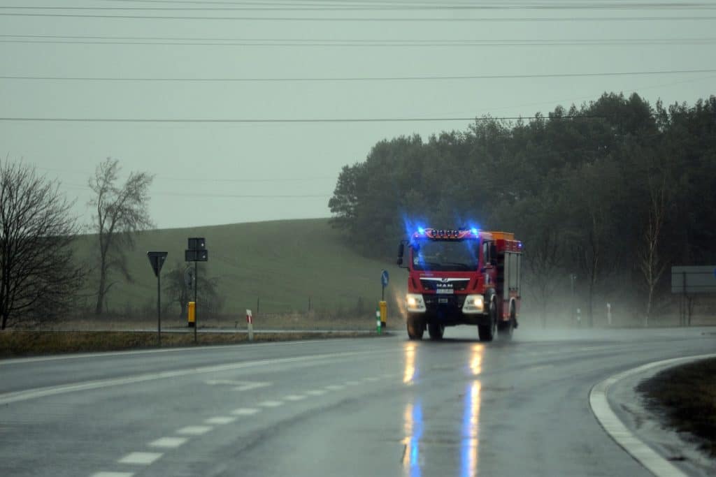 Protestatarii din Franţa au incendiat sediul unei societăţi de asigurare a agricultorilor