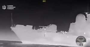 Imagini din război. Forțele ucrainene anunță că au distrus o navă rusească în lacul Donuzlav – VIDEO