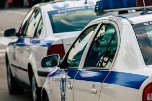 O bombă a explodat în fața Ministerului Muncii din Atena. Explozia, anunțată printr-un apel telefonic