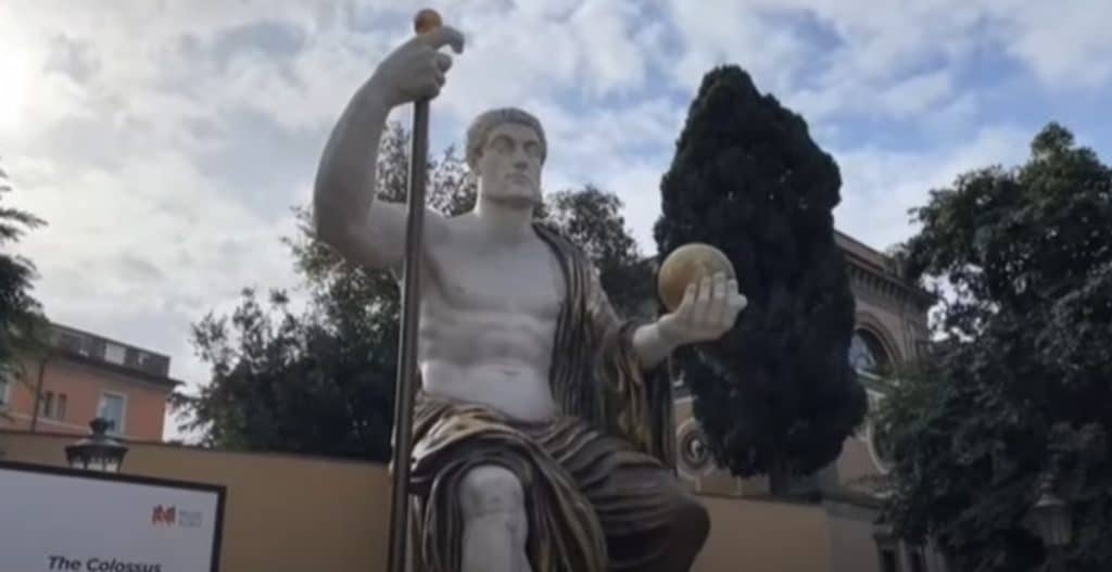 O statuie colosală a împăratului Constantin a fost reconstituită la Roma – VIDEO