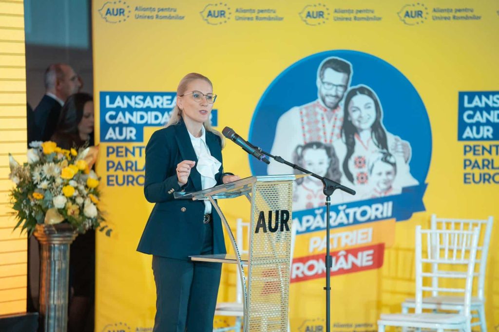 Ioana Ramona Bruynseels: AUR este o mișcare nu doar un partid politic, iar în consecință România are nevoie de un președinte jucător, de un președinte gata să fie printre românii tot timpul, nu mai mult în vacanțe și în călătorii și în rest închis între zidurile Cotroceniului – 60m.ro