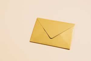 Plicuri cu o pulbere albă toxică au fost trimise unor clădiri oficiale din Bruxelles