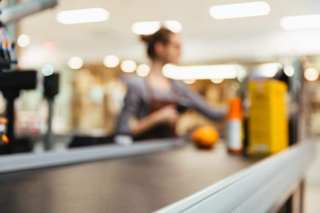 Revoluție în supermarketuri. Vârstnicii sunt extrem de încântați de noul concept