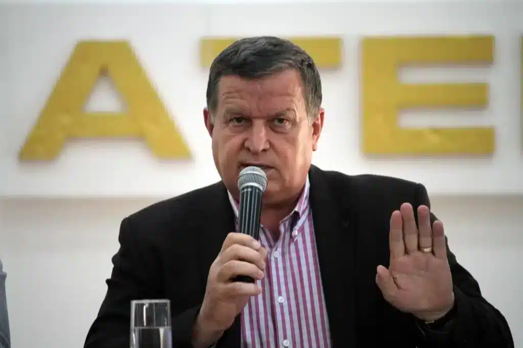 Din salariu de 900 €, Gutău junior face blocuri de zeci de milioane € în Vâlcea, unde tatăl e primar – 60m.ro