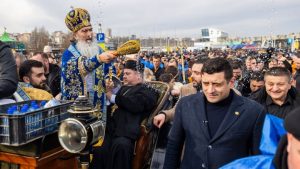 George Simion, pus să aleagă între Patriarhul Daniel şi ÎPS Teodosie: Îmi sunt dragi şi apropiaţi inimii mele ambii – 60m.ro