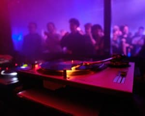 Scandal din cauza unei petreceri „doar pentru albi” la un club de noapte administrat de ruși în Sri Lanka