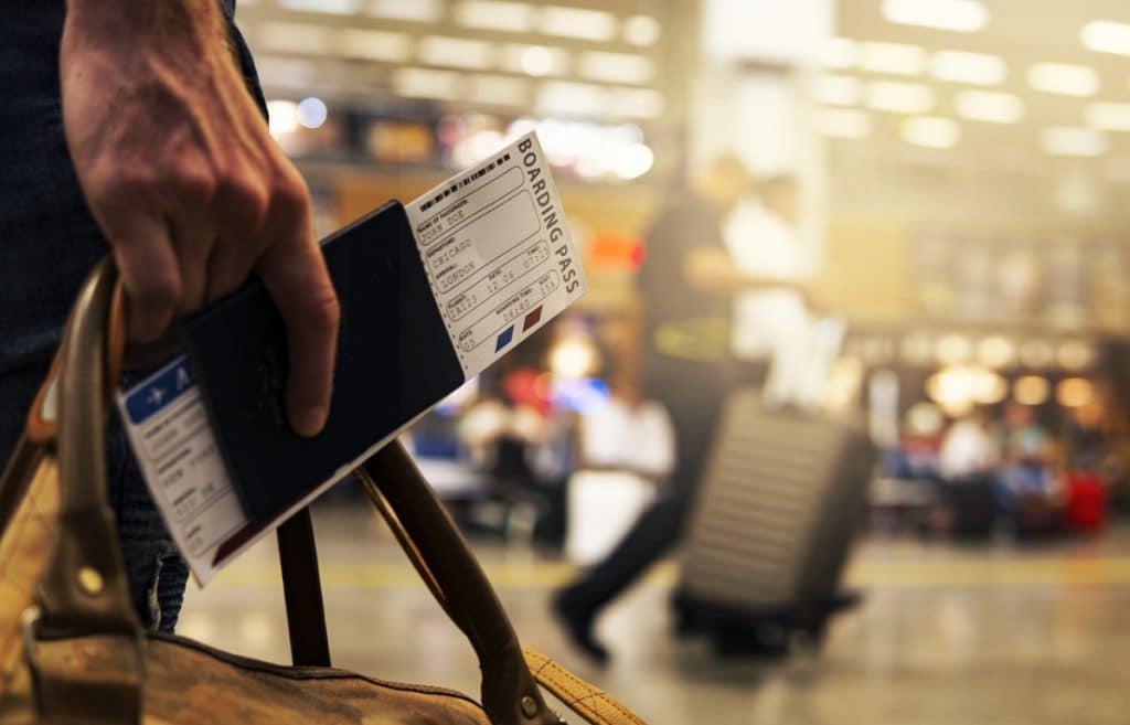 Un bărbat și-a întâlnit sosia într-un aeroport. Culmea, ambii au câte patru copii, aceleași hobby-uri și au chiar și un prieten comun – Foto în articol