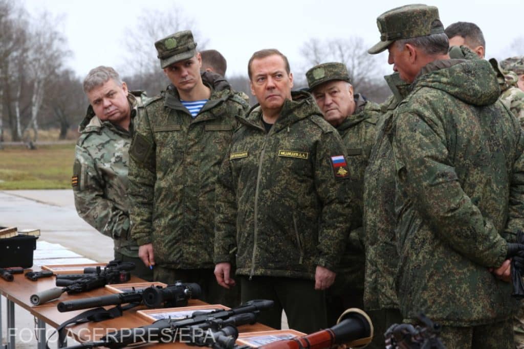 Împotriva inamicului, totul este permis. Medvedev declară că Rusia nu mai are „linii roșii” pentru Franța