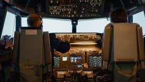 Piloţii unei companii aeriene au adormit în timpul zborului. Avionul, deviat de la traiectorie
