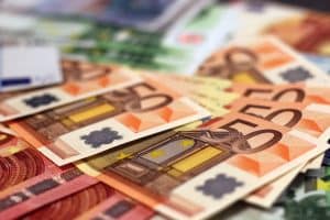 Plângere penală împotriva fostului guvern al Poloniei pentru neaccesarea fondurilor
