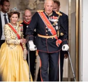 Regele Harald al Norvegiei va avea stimulator cardiac permanent