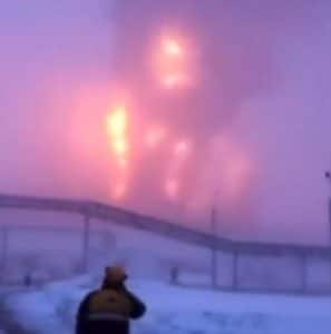 Imagini din război. Ucraina lovește cu drone rafinăriile Rusiei – VIDEO