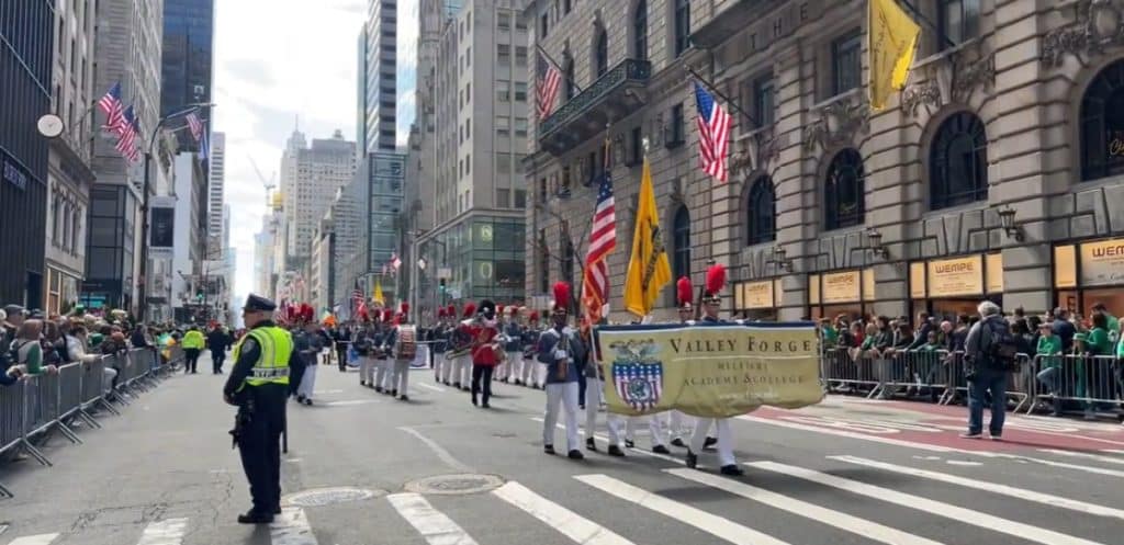 Petrecere de Sfântul Patrick în New York: Zeci de mii de participanți încântați de muzică și tradiții