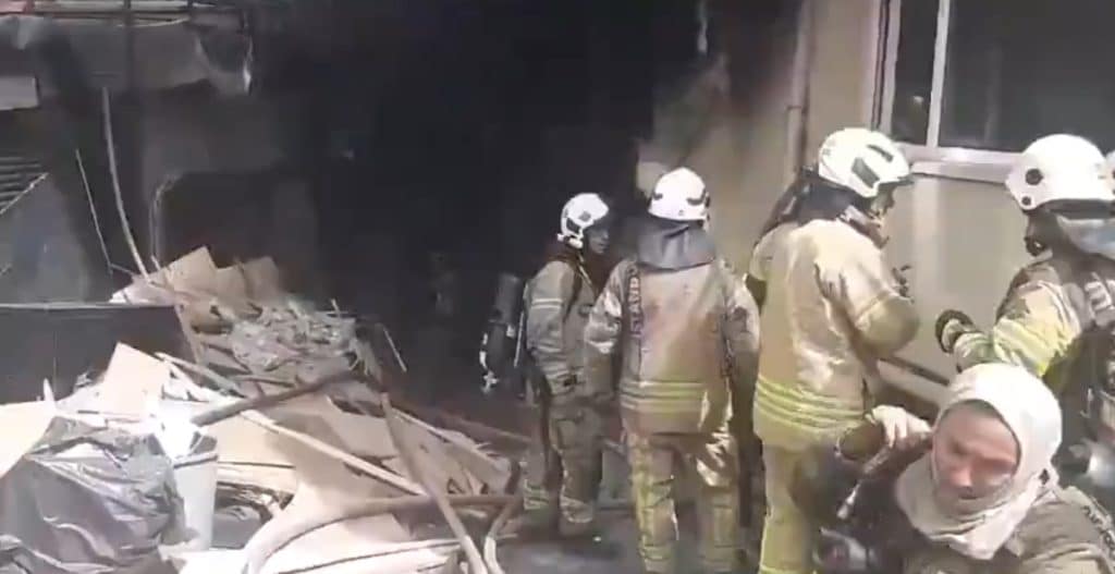 Incendiu într-un club de noapte din Istanbul. 15 persoane au murit – VIDEO