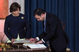 Noul premier al Portugaliei, Luís Montenegro, și-a depus jurământul. Parlamentul divizat ridică însă probleme