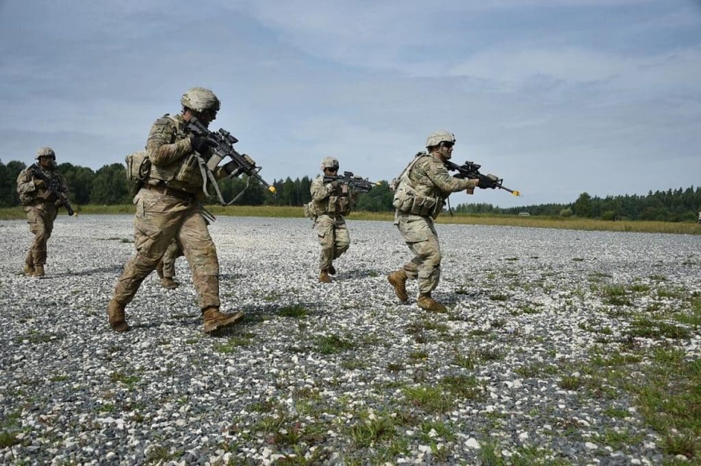 Ucraina reduce vârsta minimă de recrutare în mijlocul unui război din ce în ce mai greu