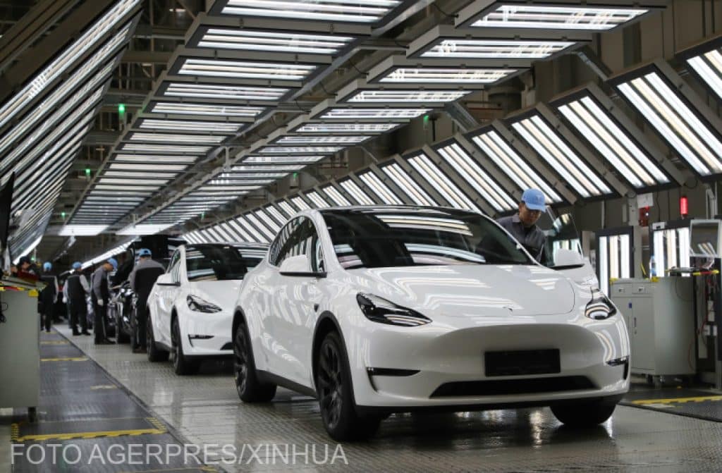 Tesla renunță la producția modelului electric ieftin. ”Directiva lui Elon”: taxiurile robot – Reuters