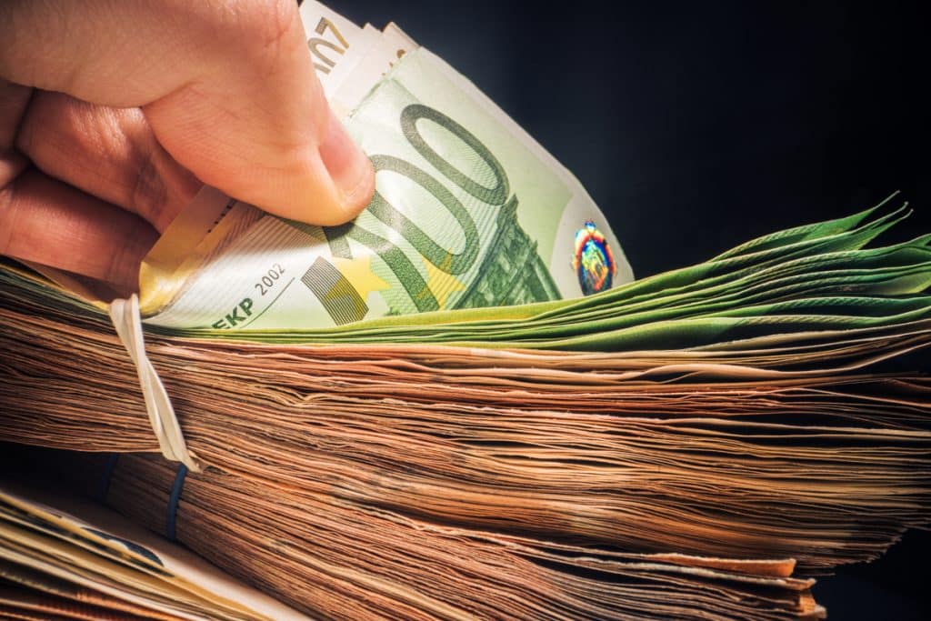 Doriți să cumpărați o casă cu un dolar în Italia? Cele mai bune sfaturi de la 3 persoane care au reușit