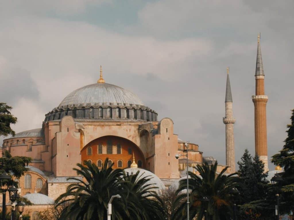 Norvegia îşi înarmează poliţiştii din cauza ameninţărilor împotriva moscheilor