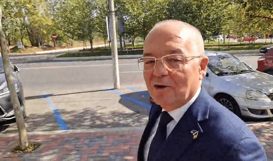 Borduri de cauciuc – ultima invenție de furat bani a primăriei lui Emil Boc – 60m.ro