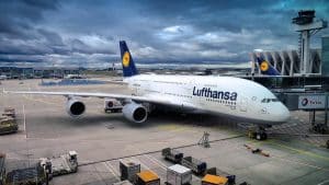 Lufthansa prelungește suspendarea zborurilor către Teheran și evită spațiul aerian iranian