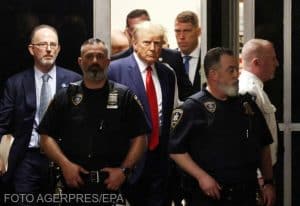 Cum sunt aleși jurații care îi decid soarta lui Trump. Sute de newyorkezi trebuie să răspundă la 42 de întrebări