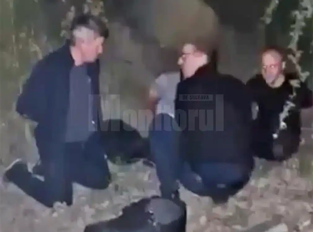 VIDEO: Românii din Cernăuți acuză autoritățile ucrainene că bat bărbații și îi mobilizează în condiții umilitoare – 60m.ro