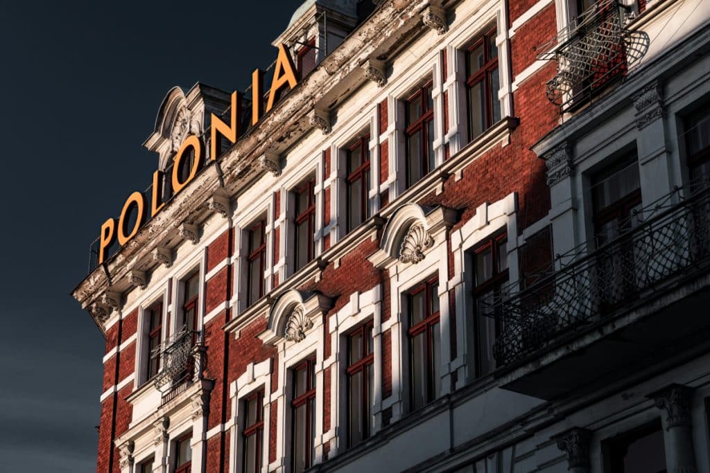 Așa e când exiști doar pentru PIB… și atât. Lecția pe care Polonia o dă României, în imagini