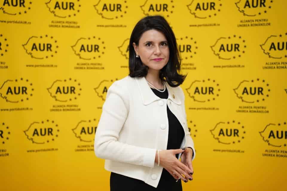 Ana Loredana Predescu (AUR): România anului 2023 – 57% din drumurile judeţene sunt stricate, 70% din localități n-au gaz metan, 29% fără rețea de apă potabilă, canalizarea acoperă 15% din mediul rural – 60m.ro