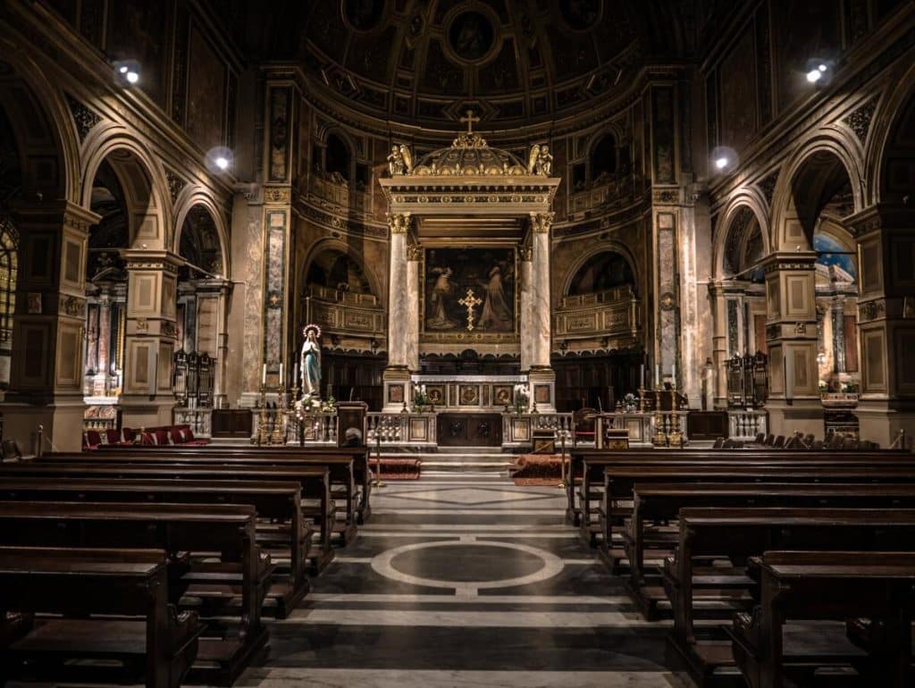 Spania va înființa un fond pentru compensarea victimelor abuzurilor sexuale comise de Biserica Catolică