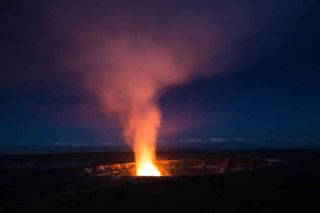 Totul pentru poza perfectă. O femeie a murit în timp ce încerca să facă o fotografie la marginea unui crater vulcanic