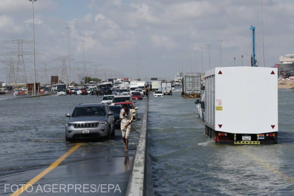Indundațiile devastatoare din Peninsula Arabă au fost cauzate de dezastrul climatic, subliniază un nou studiu