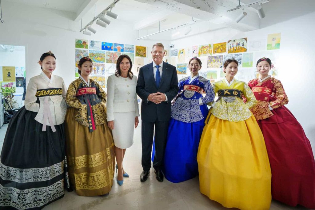 Cristoiu: Iohannis a ajuns un fel de Messi? E dorit astăzi de NATO, mâine de Consiliul European, poimâine de Comisia Europeană… – 60m.ro