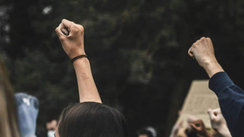 Proteste pro-palestiniene și pro-israeliene la Sciences Po, Paris /video