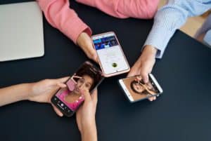 „Nu plecăm nicăieri” – TikTok promite să lupte în instanță în timp ce noua lege americană amenință să interzică aplicația 