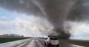 Centrul Statelor Unite, lovit de zeci de tornade. Zeci de clădiri au fost distruse – VIDEO