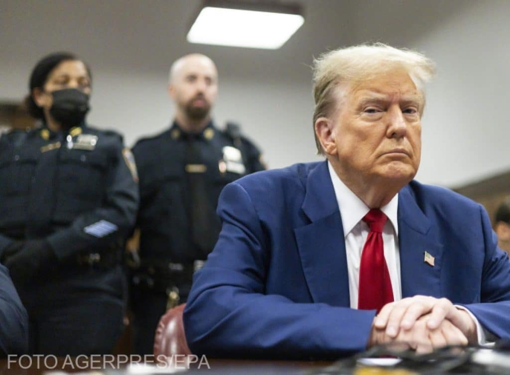 Trump, amendat şi ameninţat cu încarcerarea. Fostul președinte a atacat verbal martorii şi juraţii în procesul Stormy Daniels
