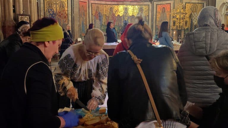 Ioana Ramona Bruynseels: Preoții care încurajează voluntariatul în comunitate trebuie prețuiți și sprijiniți! – 60m.ro