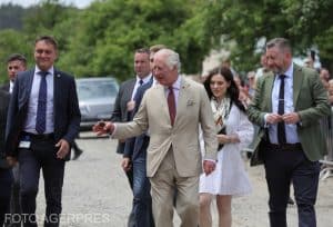 Regele Charles al III-lea, la a treia apariție publică. A asistat la celebrul spectacol ecvestru