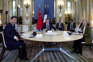 Președintele Xi Jinping a fost primit la Palatul Elysee de Emmanuel Macron – 60m.ro